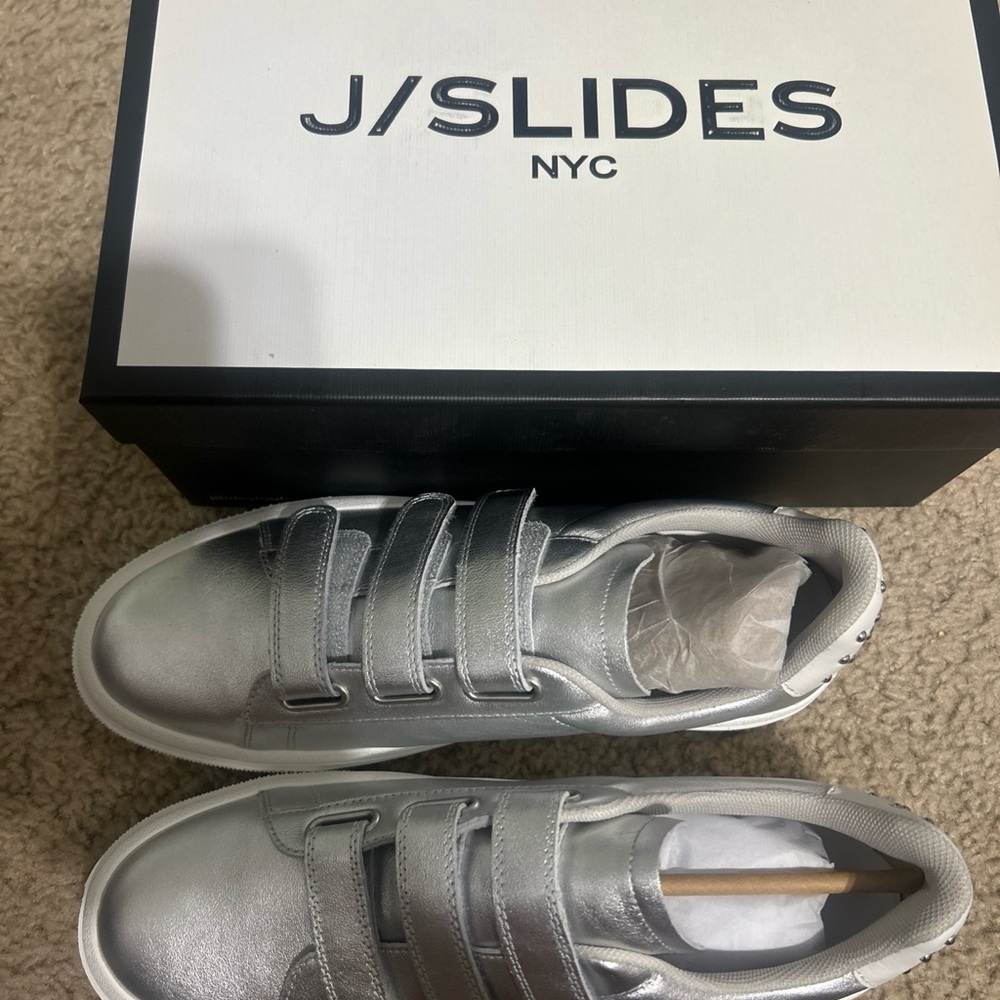 J/SLIDES Women's Silver Sneakers GENNIE new in box